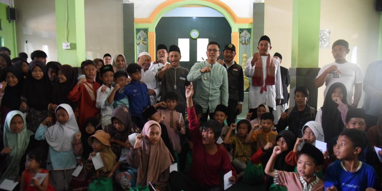 Kang DS Sosialisasikan Program Guru Ngaji dan Besti Saat Jumling di Pacet