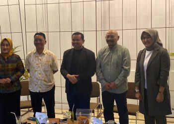 Pasangan Dony Ahmad Munir dan Agus Muslim Tampil Mesra di Acara Talkshow Menuju Pendopo