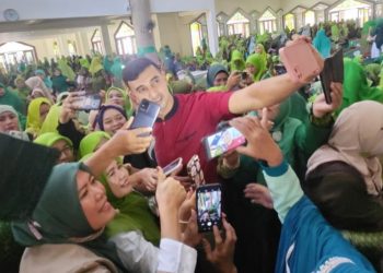 Miliki Wajah Tampan dan Kecerdasan, Ali Syakieb Jadi Idola Kaum Hawa Jelang Pilkada Kabupaten Bandung